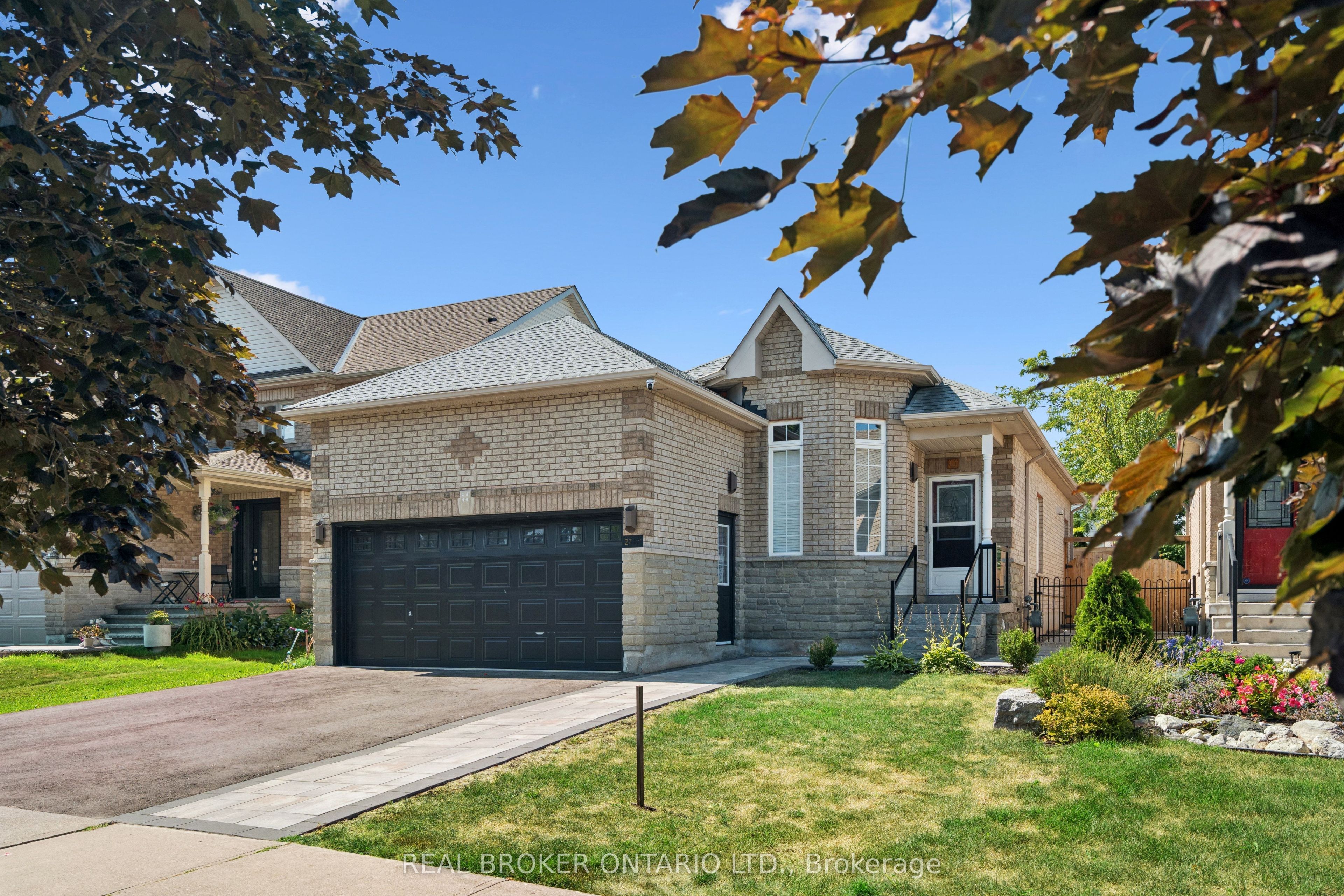 27 Spruce Boulevard