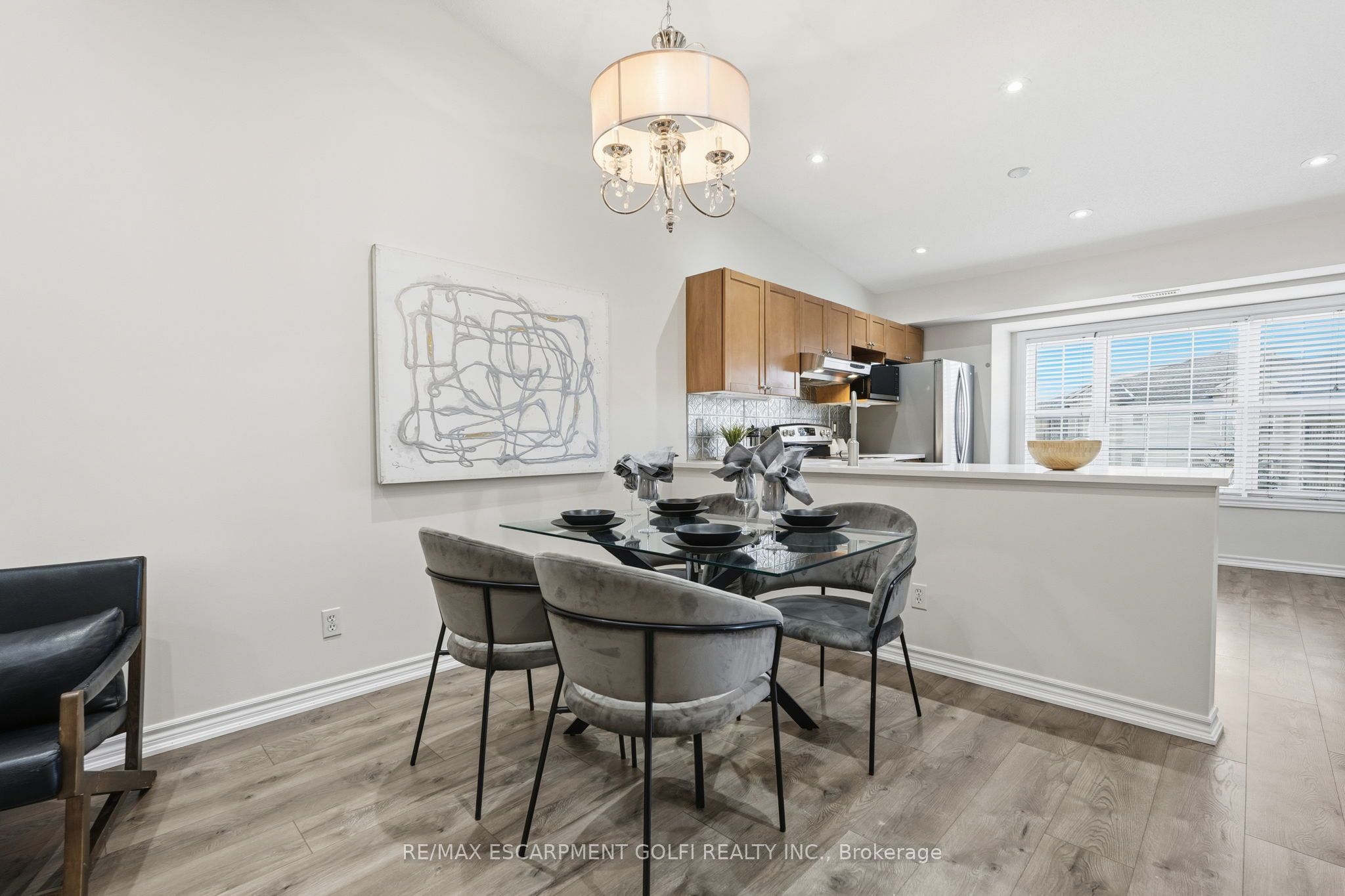 2035 Appleby Line 411