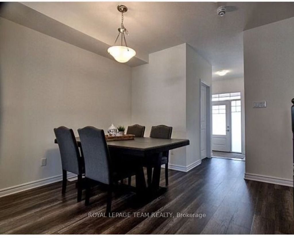 Photo of 195 Kimpton Drive, Stittsville - Munster - Richmond, ON K2S 2H9 (MLS # X13433706)