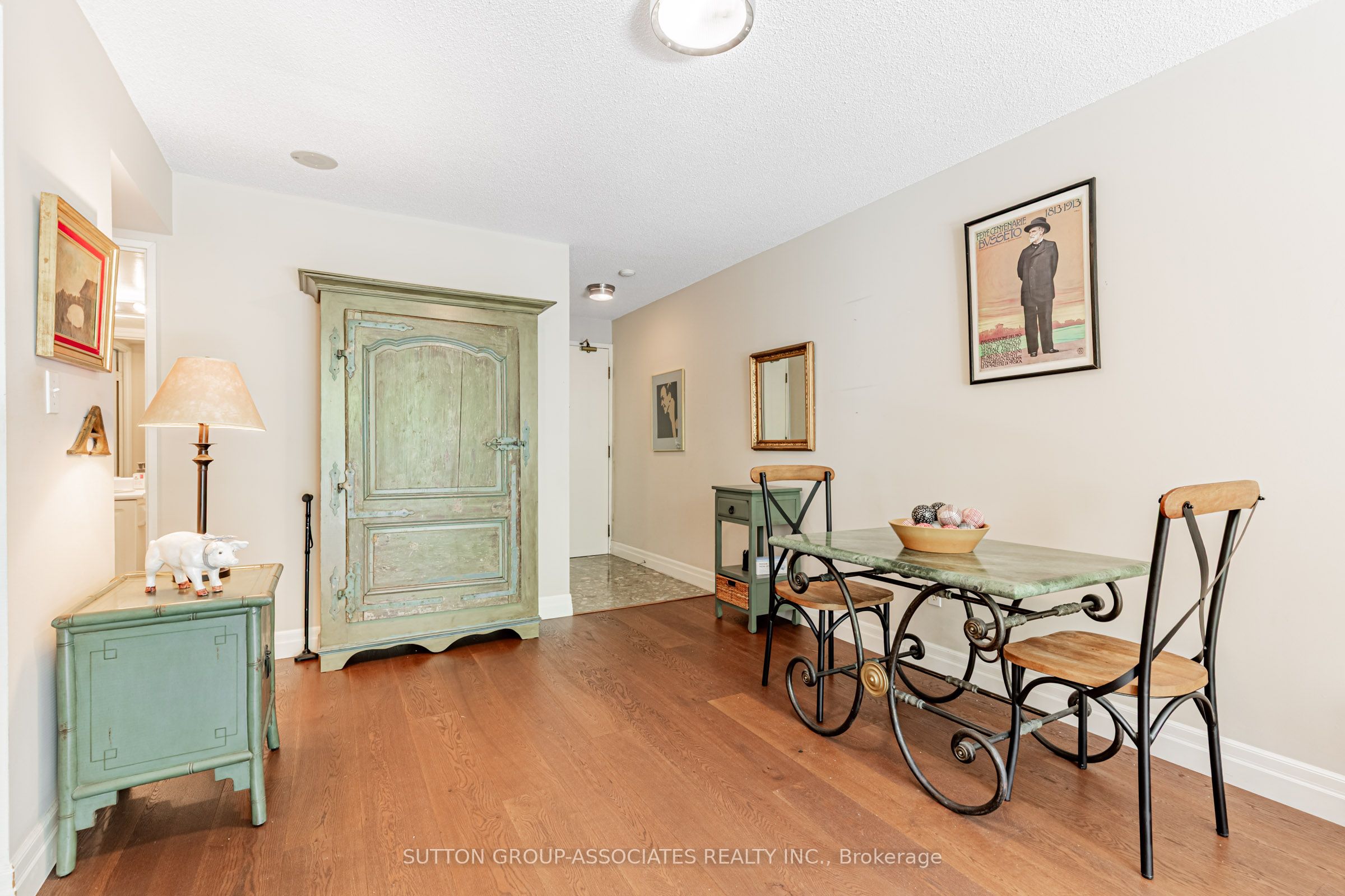 253 Merton Street 303