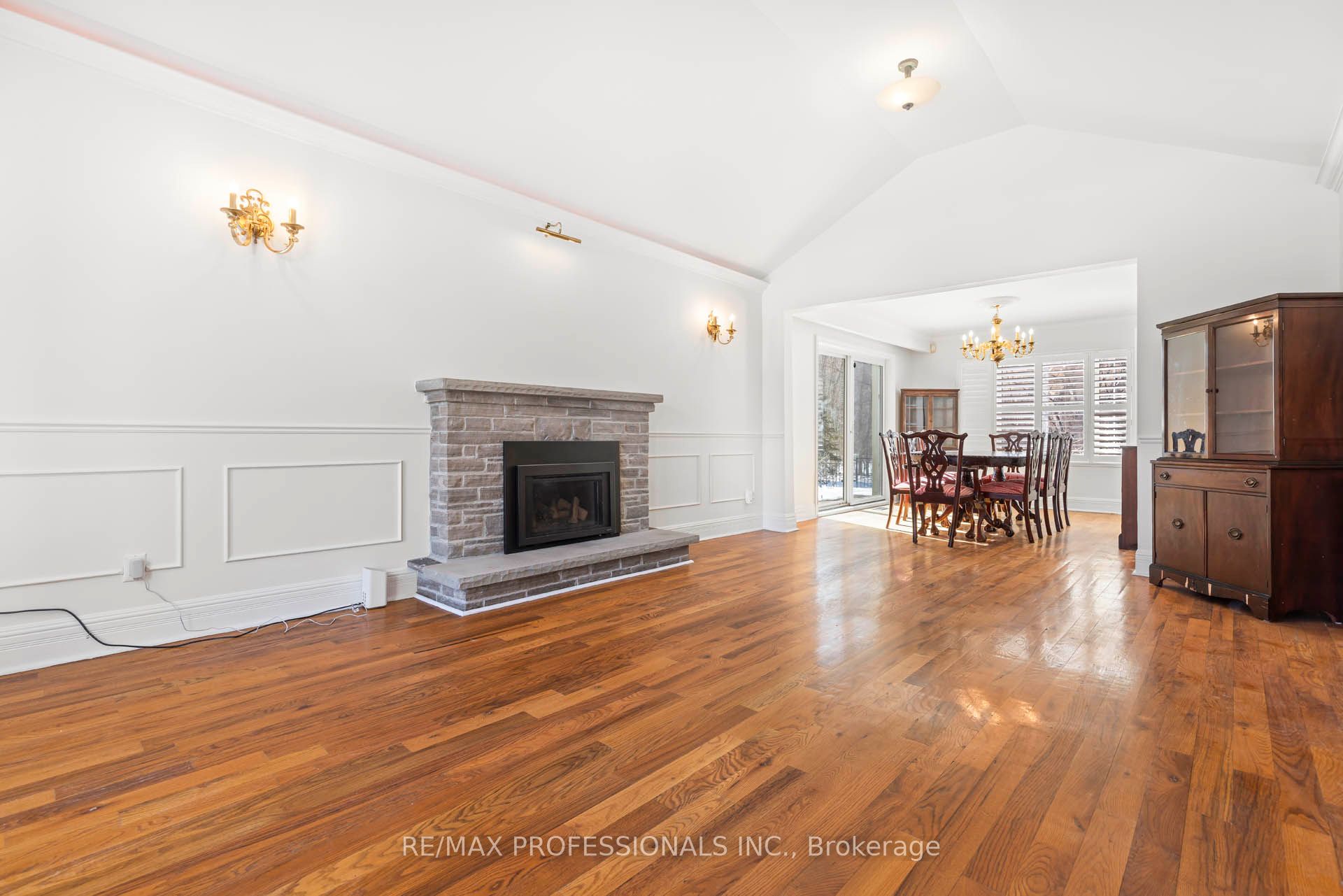 560 Meadow Wood Road