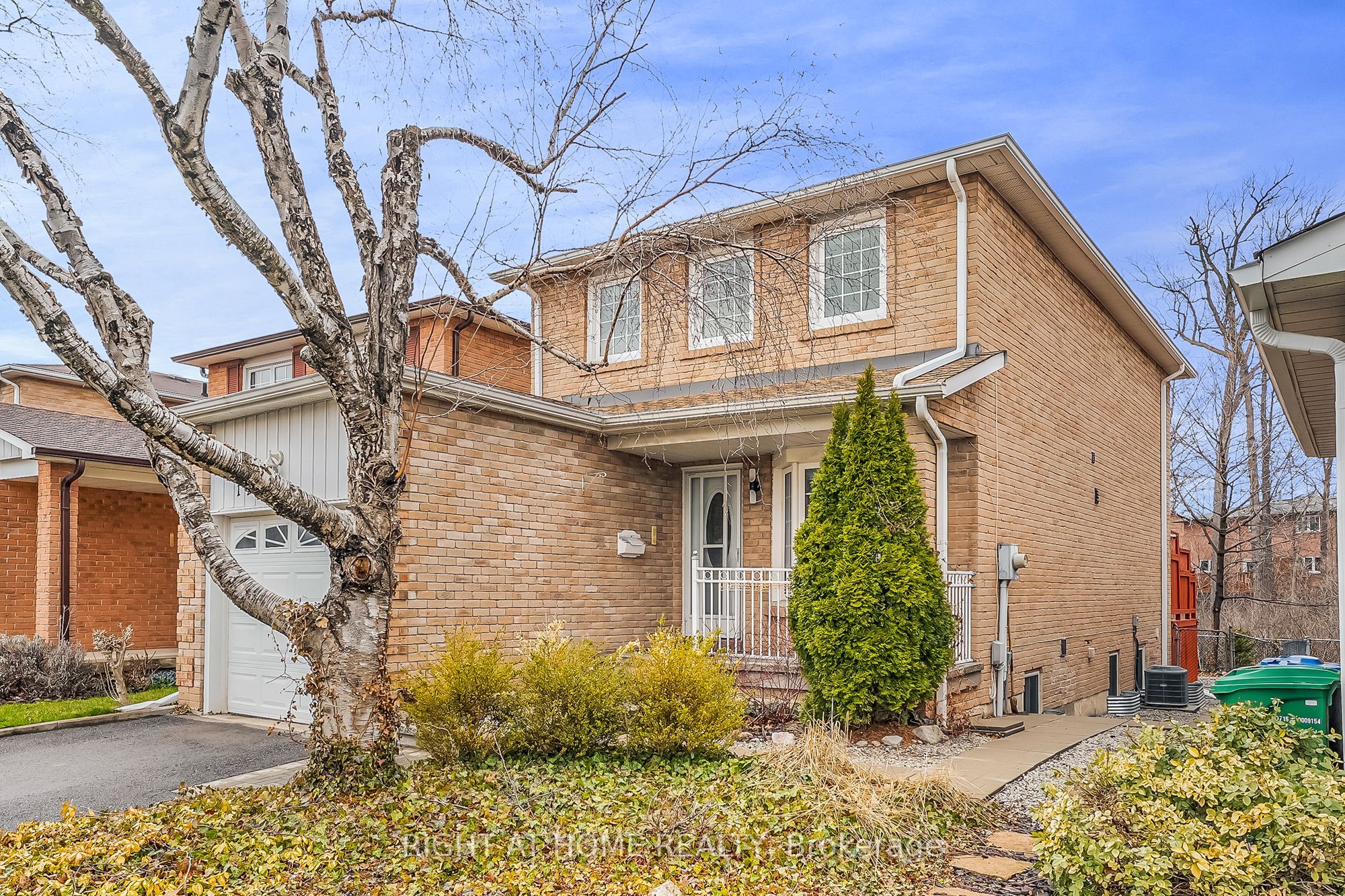 1205 Shagbark Crescent Upper