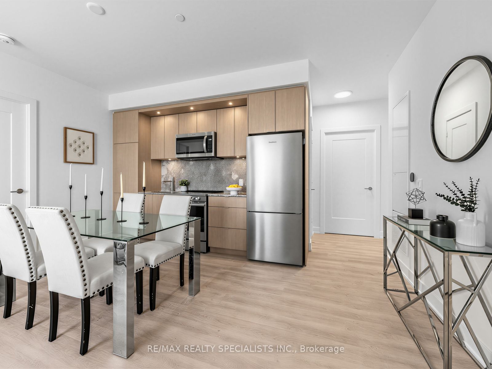 60 Central Park Roadway N/A PH13