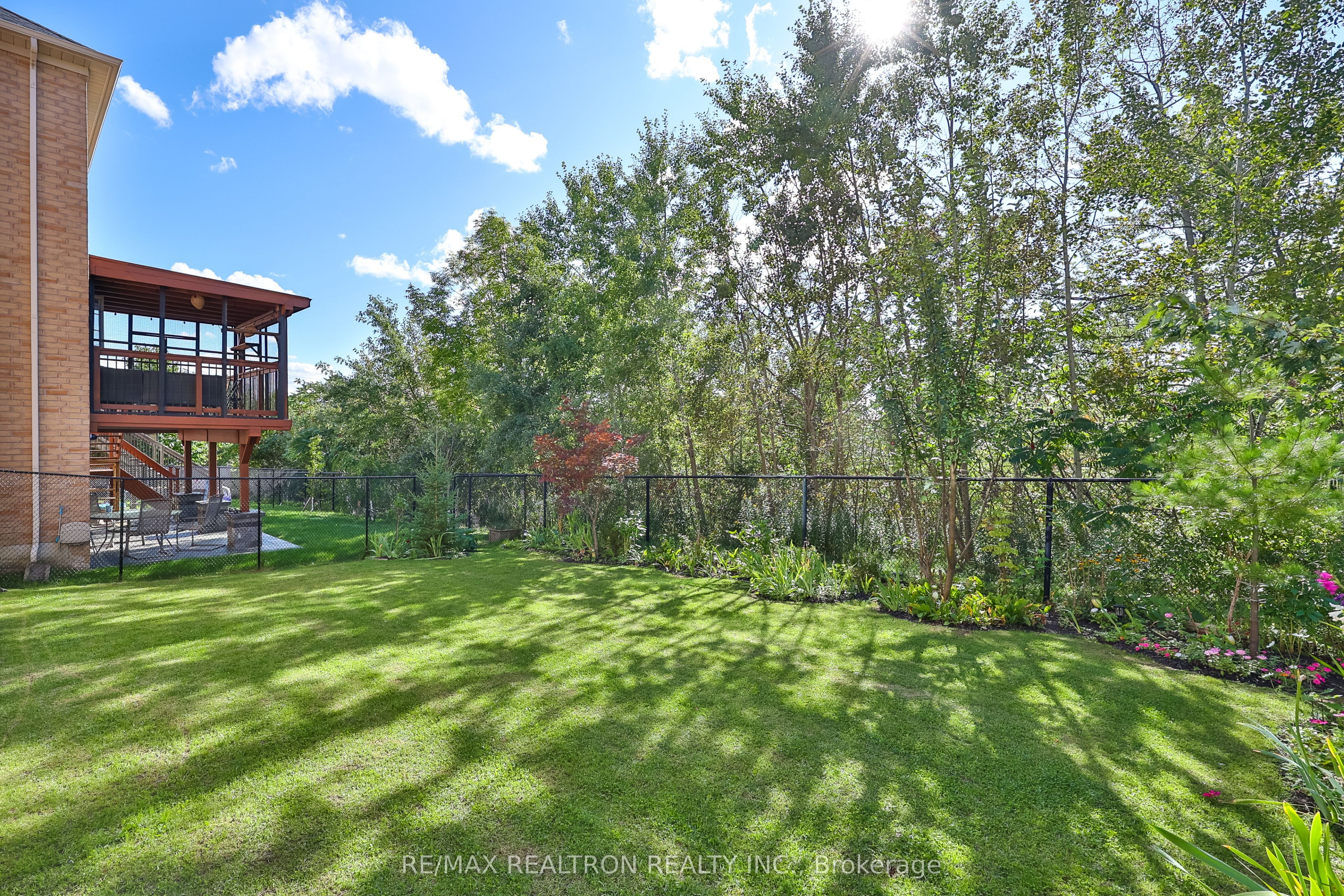 125 Lady Karen Crescent