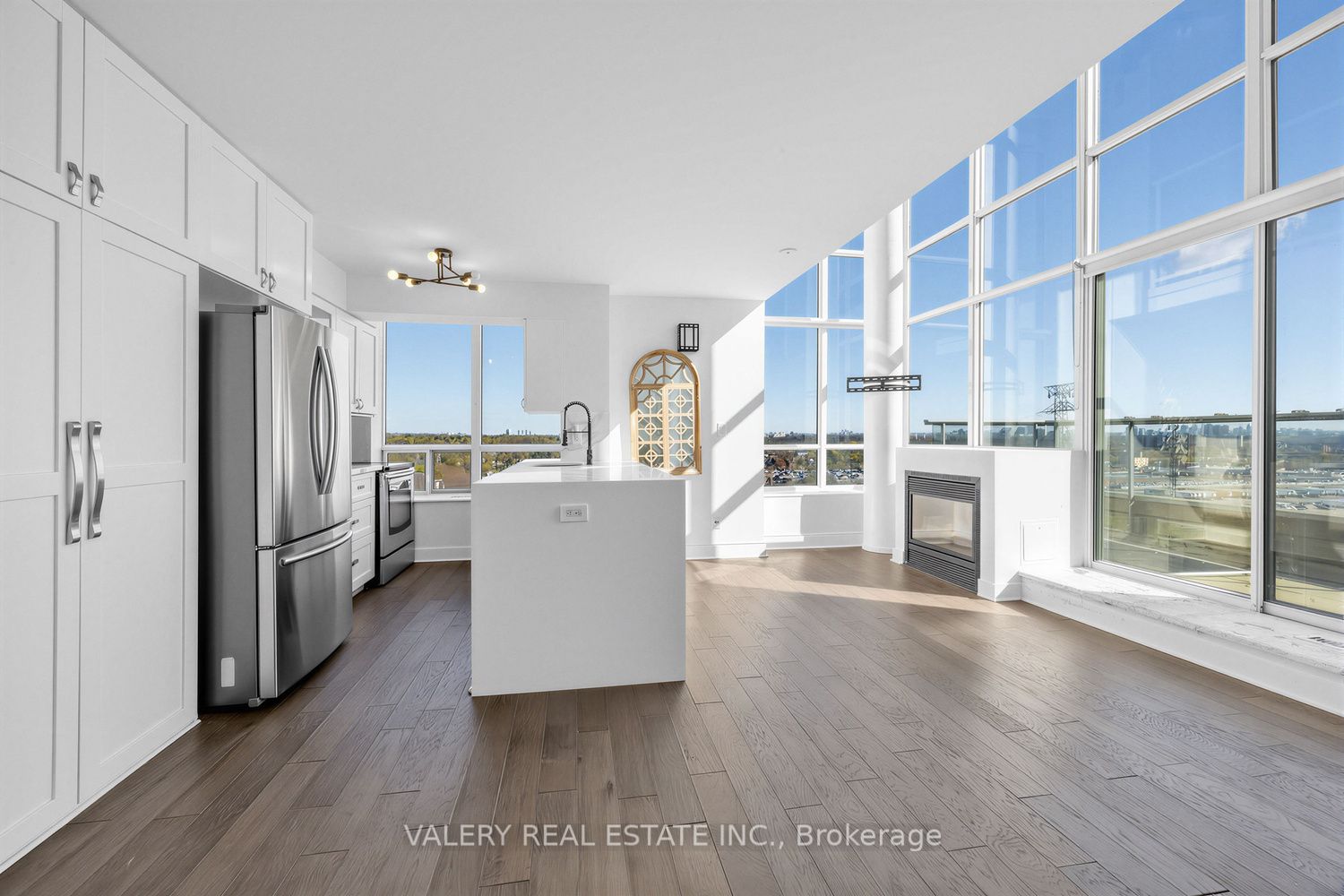 250 Manitoba Street 827
