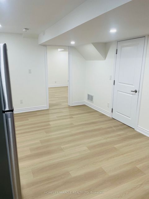 1-2341 Canonridge Circle Bsmt Oakville ON L6M 4T9