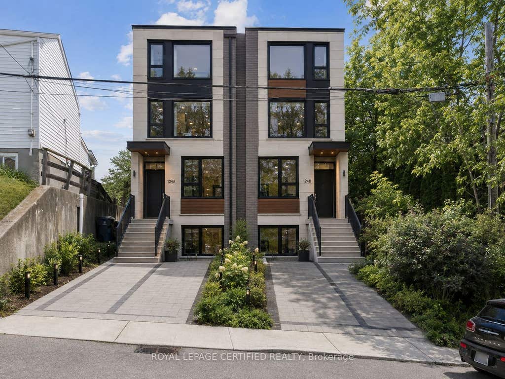 Photo of 33 Donald Avenue, Toronto, ON M6M 1J9 (MLS # W13630740)