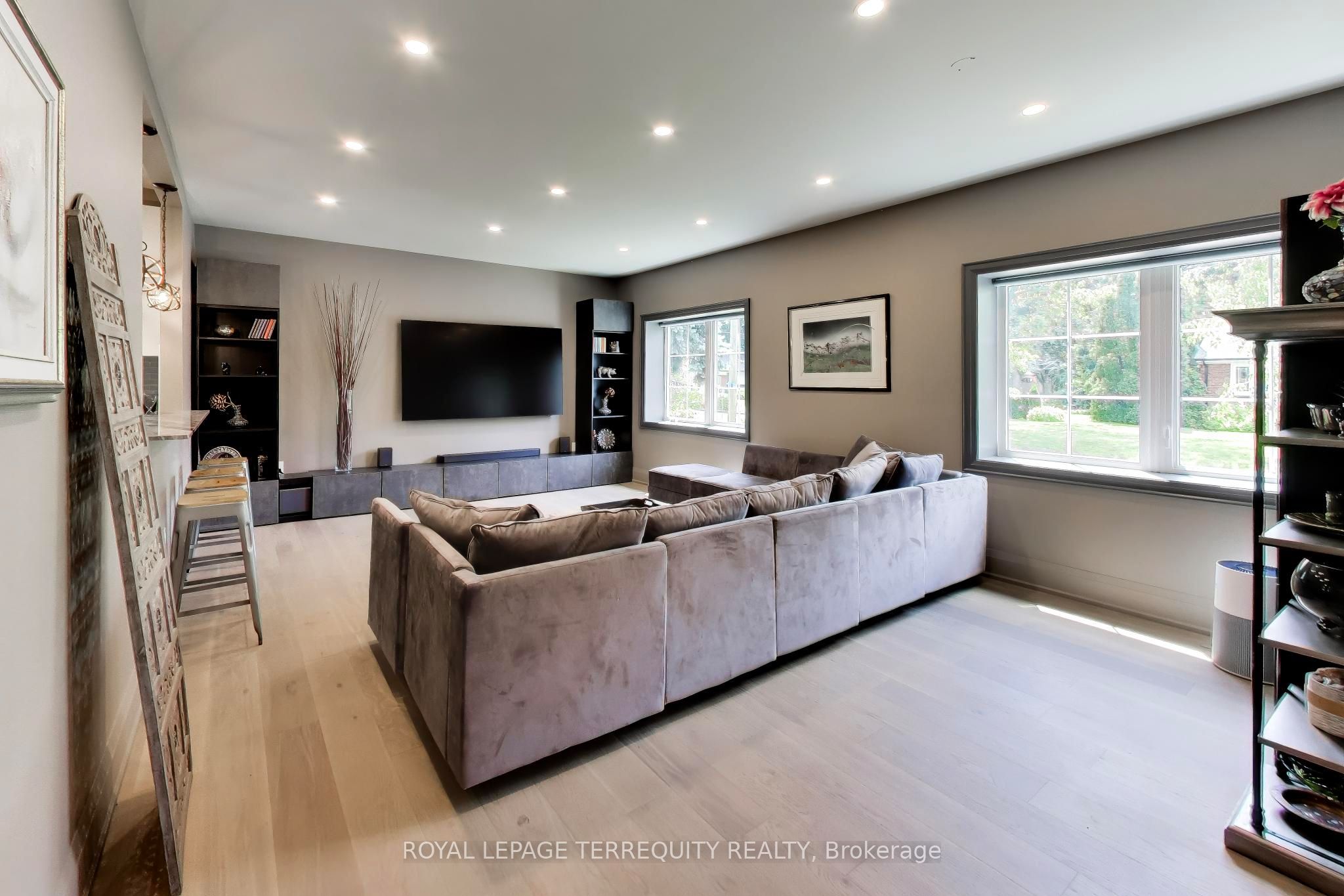 1621 Skyline Drive