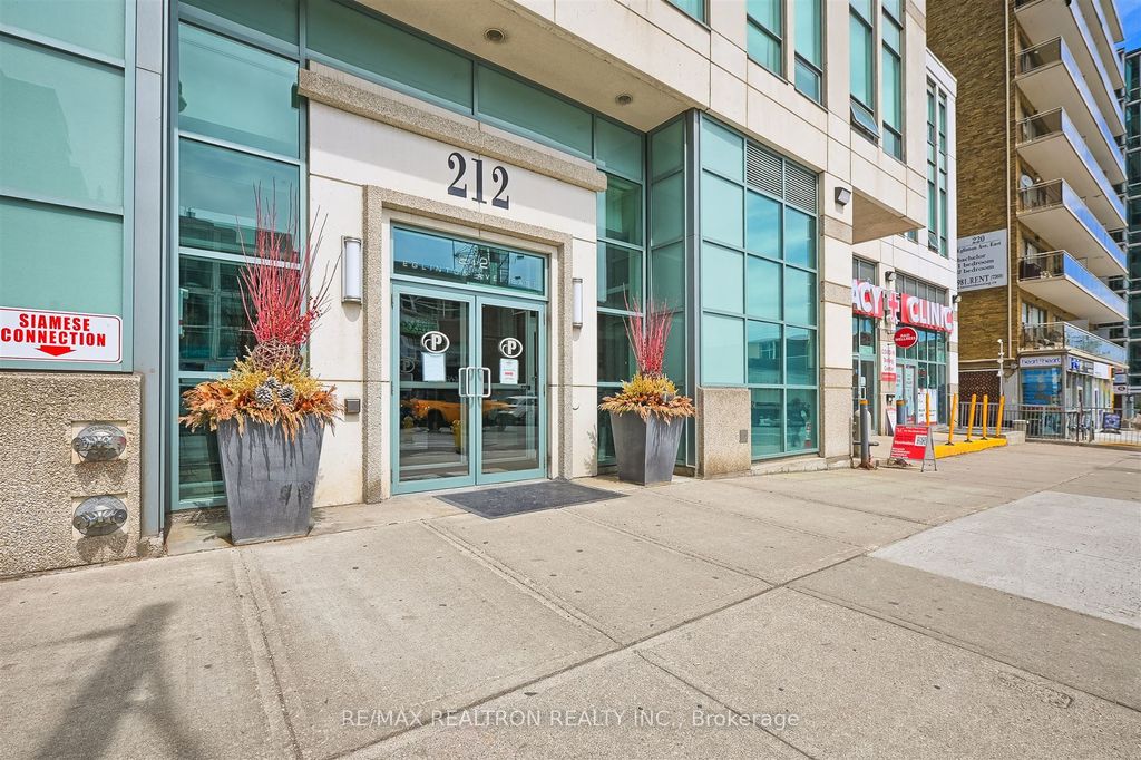 Photo of 212 Eglinton Avenue E #803, Toronto, ON M4P 0A3 (MLS # C12373580)