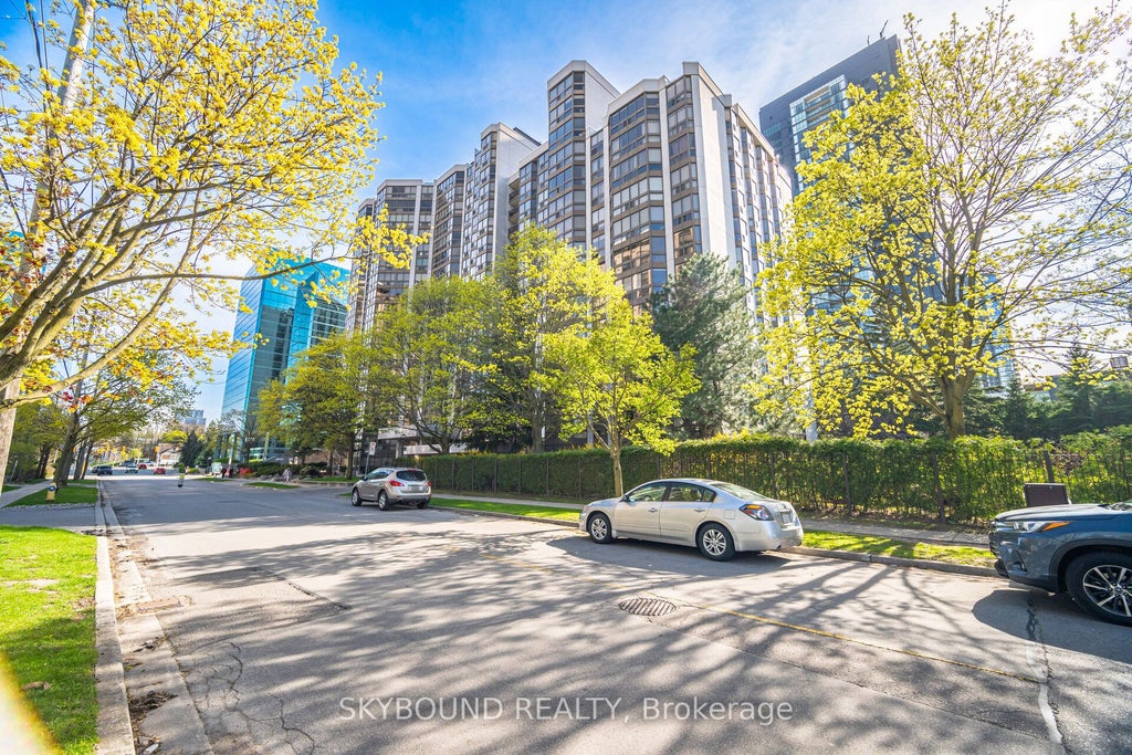 Photo of 10 Kenneth Avenue #511, Toronto, ON M2N 6K6 (MLS # C13452642)