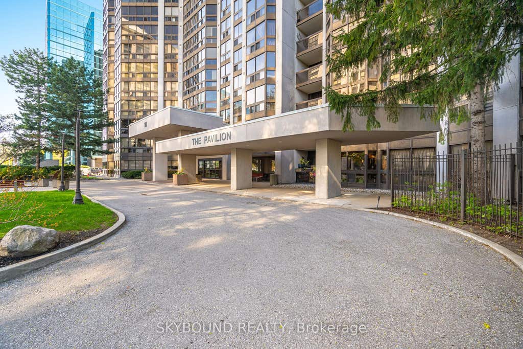 Photo of 10 Kenneth Avenue #511, Toronto, ON M2N 6K6 (MLS # C13452642)