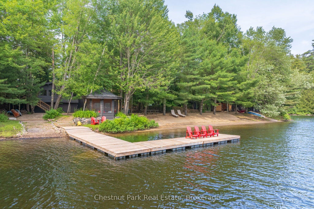 Photo of 1071 STRACHAN POINT Road, Muskoka Lakes, ON P0C 1A0 (MLS # X13523918)