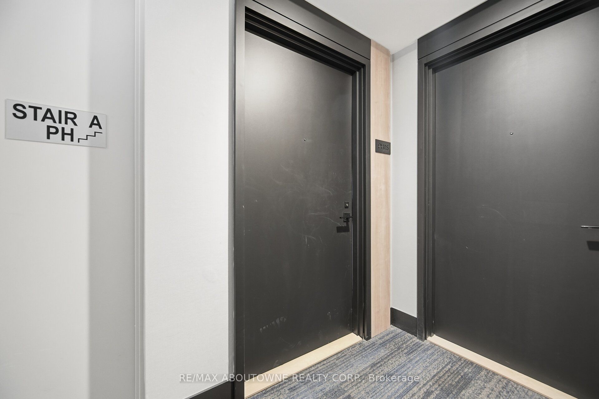 500 Plains Road E PH05