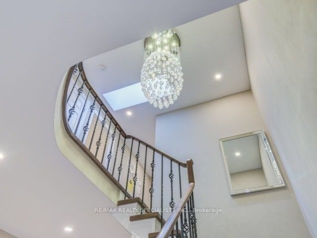 3017 Olympus Mews Upper