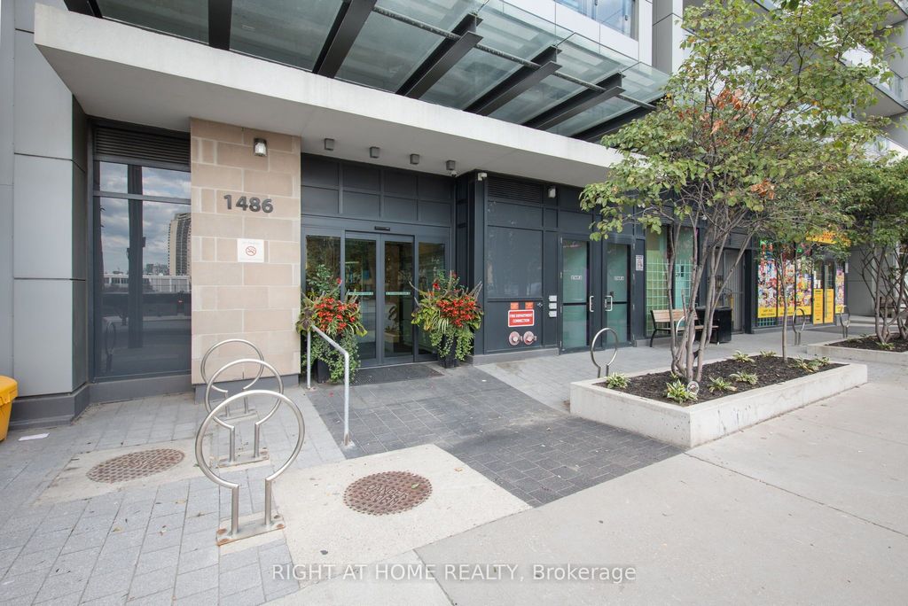 Photo of 1486 Bathurst Street #1802, Toronto, ON M5P 3G9 (MLS # C12394472)