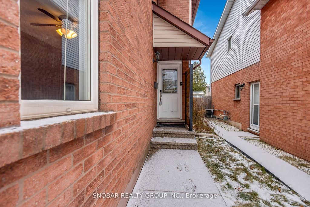 Photo of 14 Clydebank Place, Hamilton, ON L8E 4K2 (MLS # X12682992)