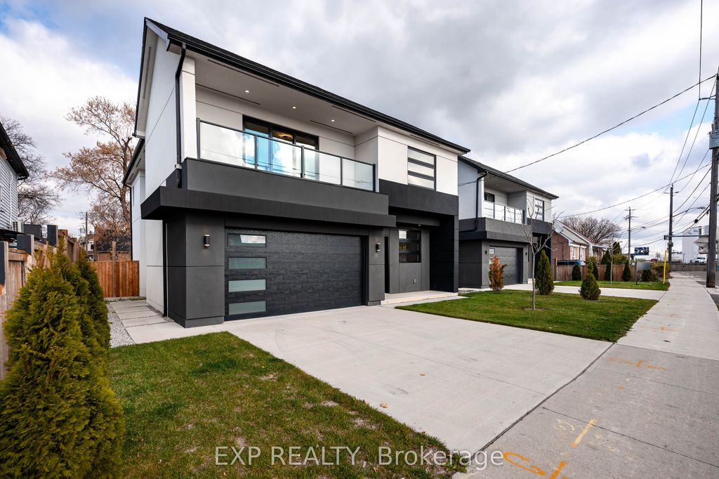 Photo of 16 Walsh Avenue, Toronto, ON M9M 1B6 (MLS # W12567902)