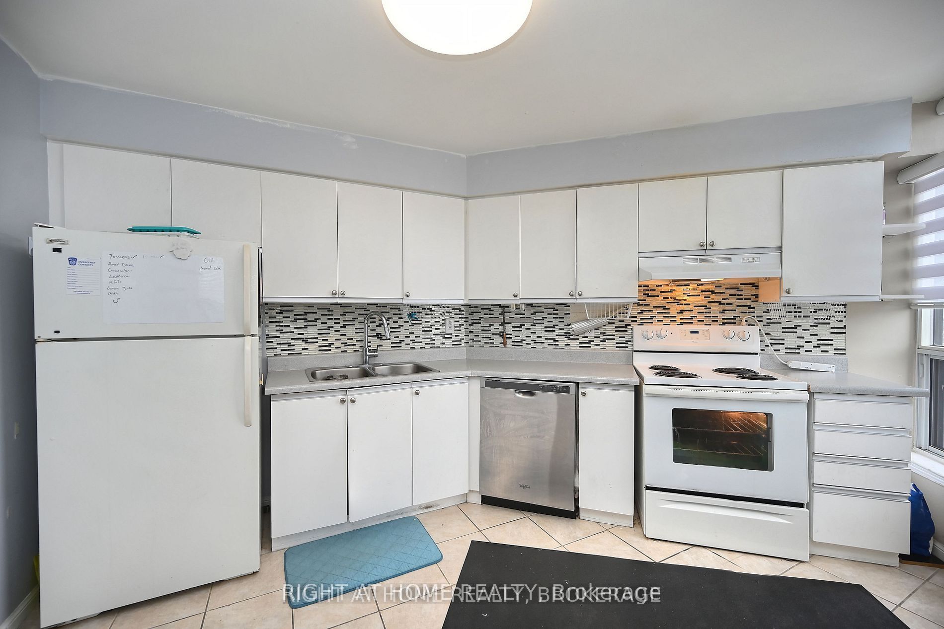 10 Laurelcrest Street 207