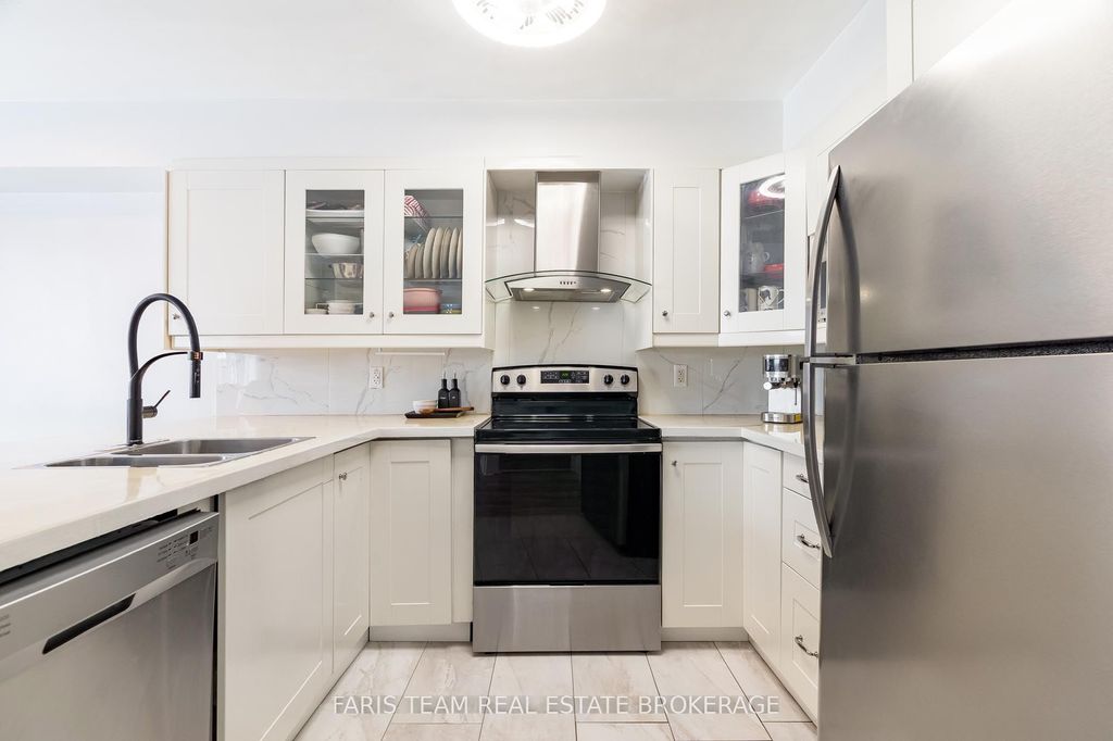 Photo of 233 Stanley Street, Barrie, ON L4M 6X9 (MLS # S13074656)