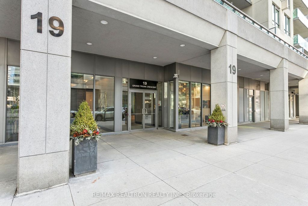 Photo of 19 Grand Trunk Crescent #1215, Toronto, ON M5J 3A3 (MLS # C12572754)