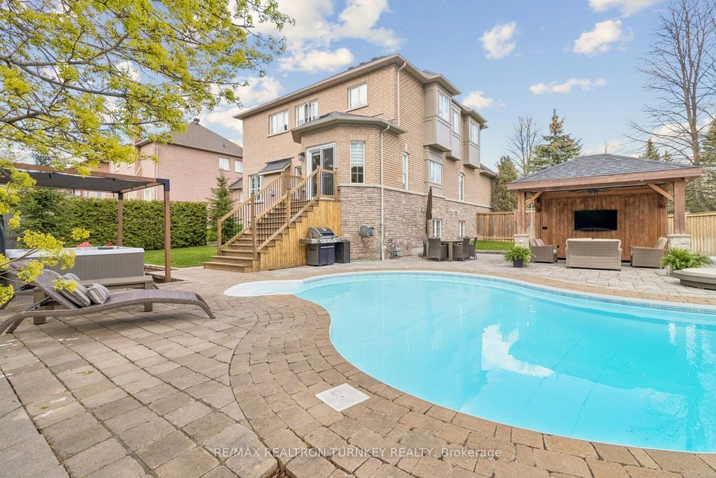 Photo of 778 Quantra Crescent, Newmarket, ON L3X 1M9 (MLS # N13105104)