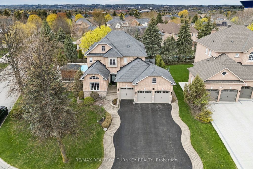 Photo of 778 Quantra Crescent, Newmarket, ON L3X 1M9 (MLS # N13105104)