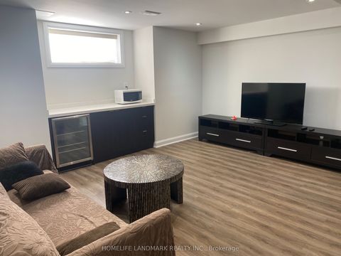 2251 Nena Crescent Basement Oakville ON L6H 7M6