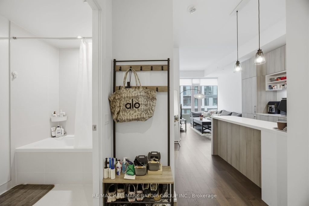 Photo of 8 Hillsdale Avenue E #1037, Toronto, ON M4S 0B2 (MLS # C12992314)