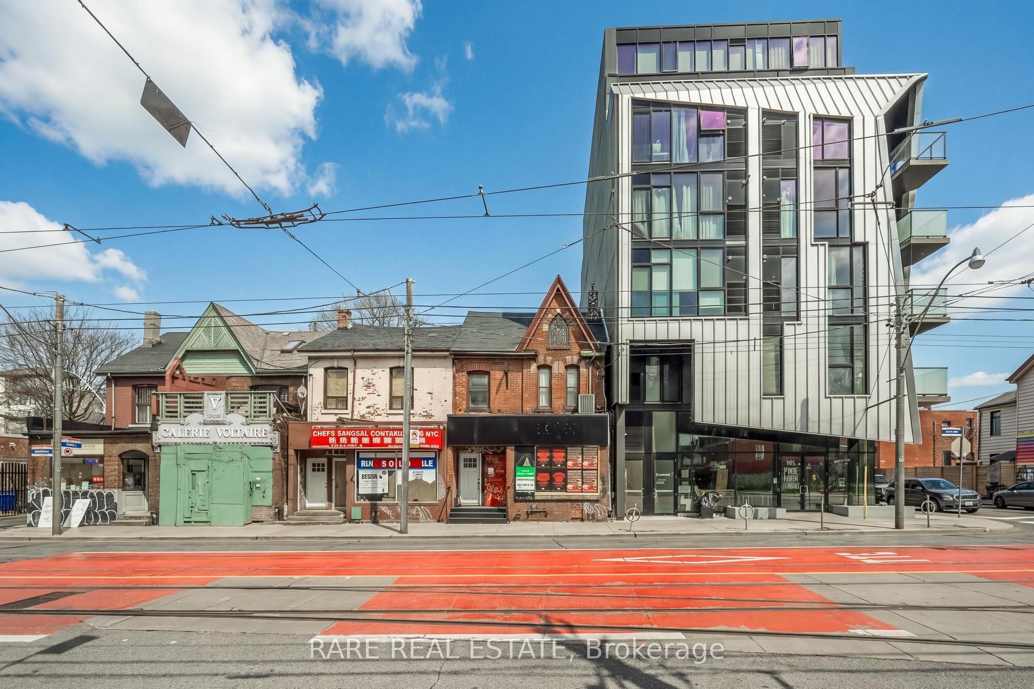200 Bathurst Street