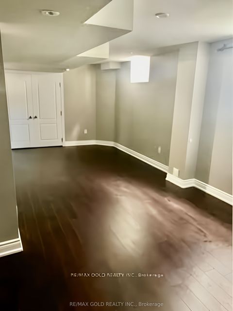 5 Lockport Crescent Brampton ON L6P 3X8