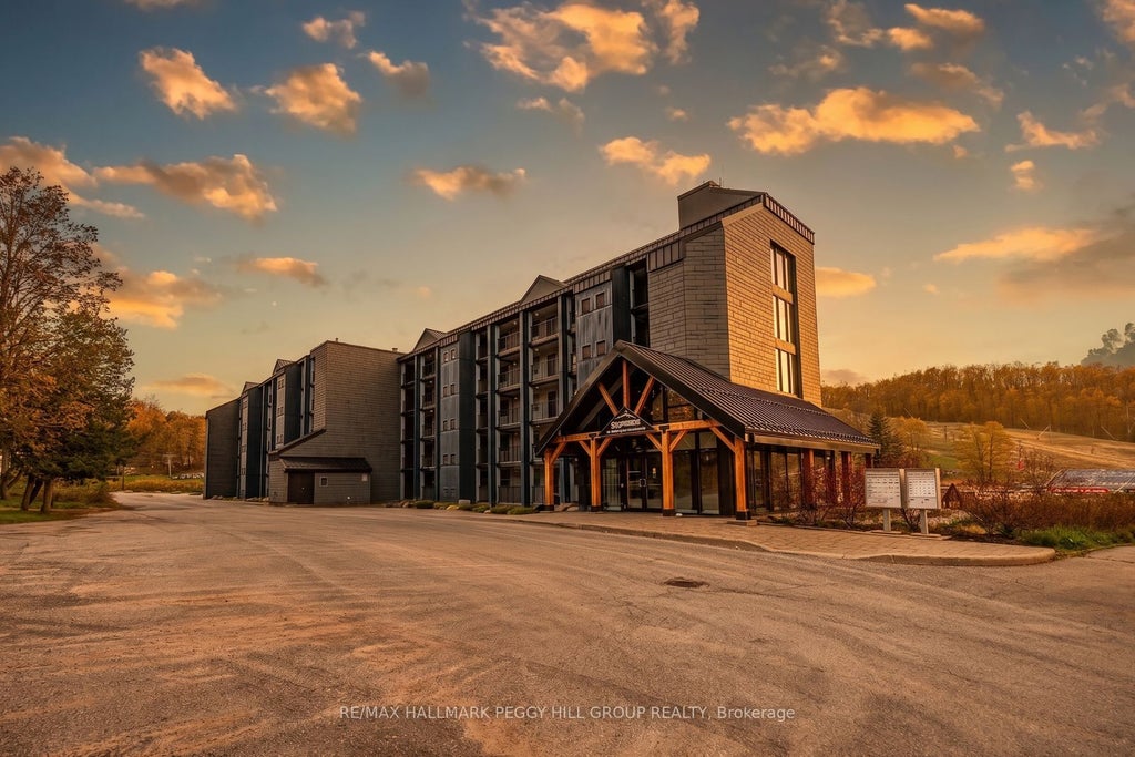 Photo of 80 Horseshoe Boulevard #503, Oro-Medonte, ON L4M 4Y8 (MLS # S13711342)