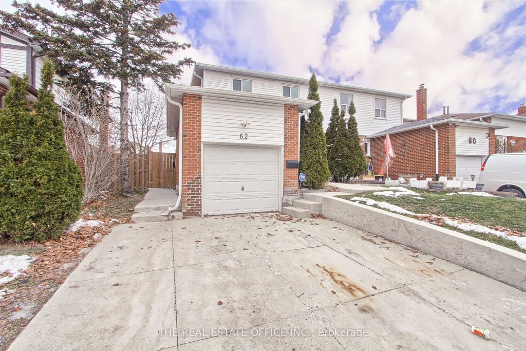 Photo of 62 Radford Drive, Brampton, ON L6V 2Y9 (MLS # W12648880)