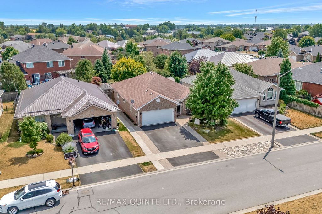 Photo of 7 Chestnut Drive, Belleville, ON K8N 0M9 (MLS # X12597570)