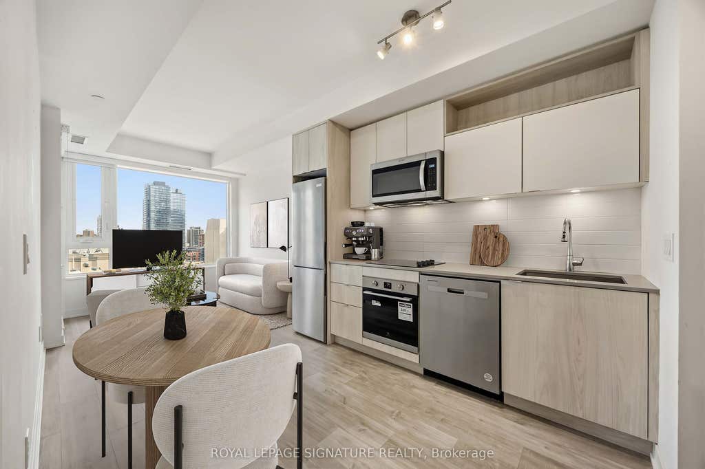 Photo of 60 Princess Street #913, Toronto, ON M5A 2C7 (MLS # C13428522)