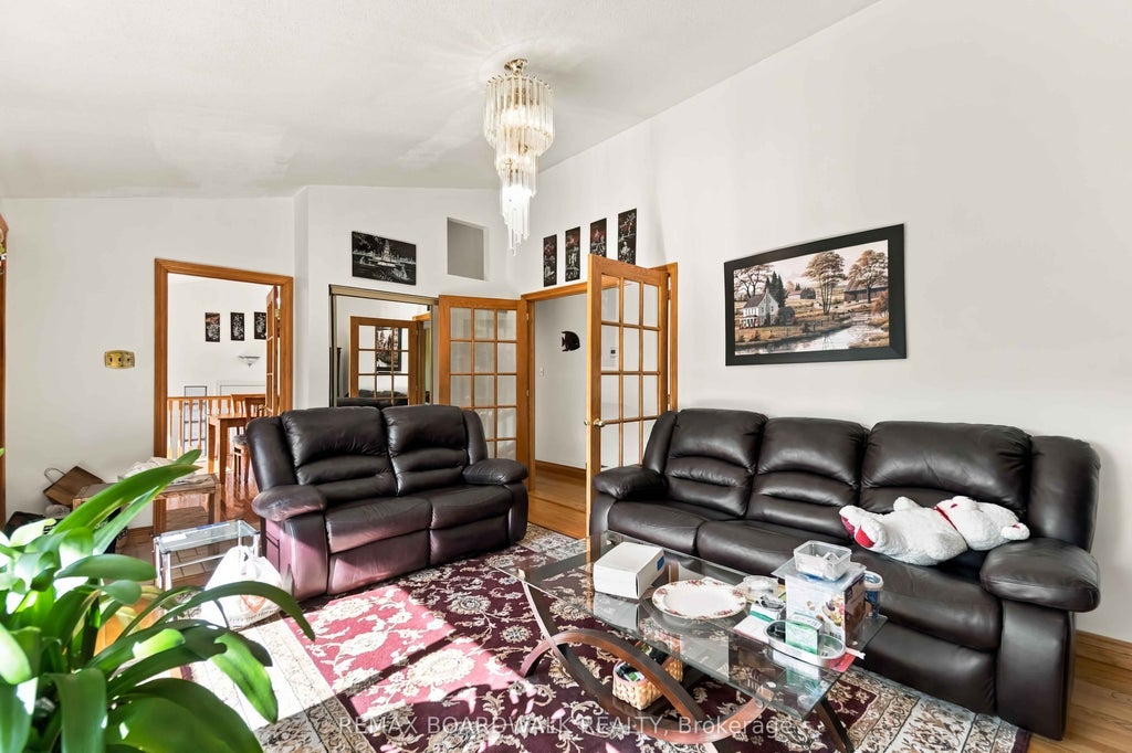 Photo of 2173 Carnegie Street, Elmvale Acres and Area, ON K1G 2V4 (MLS # X13886444)