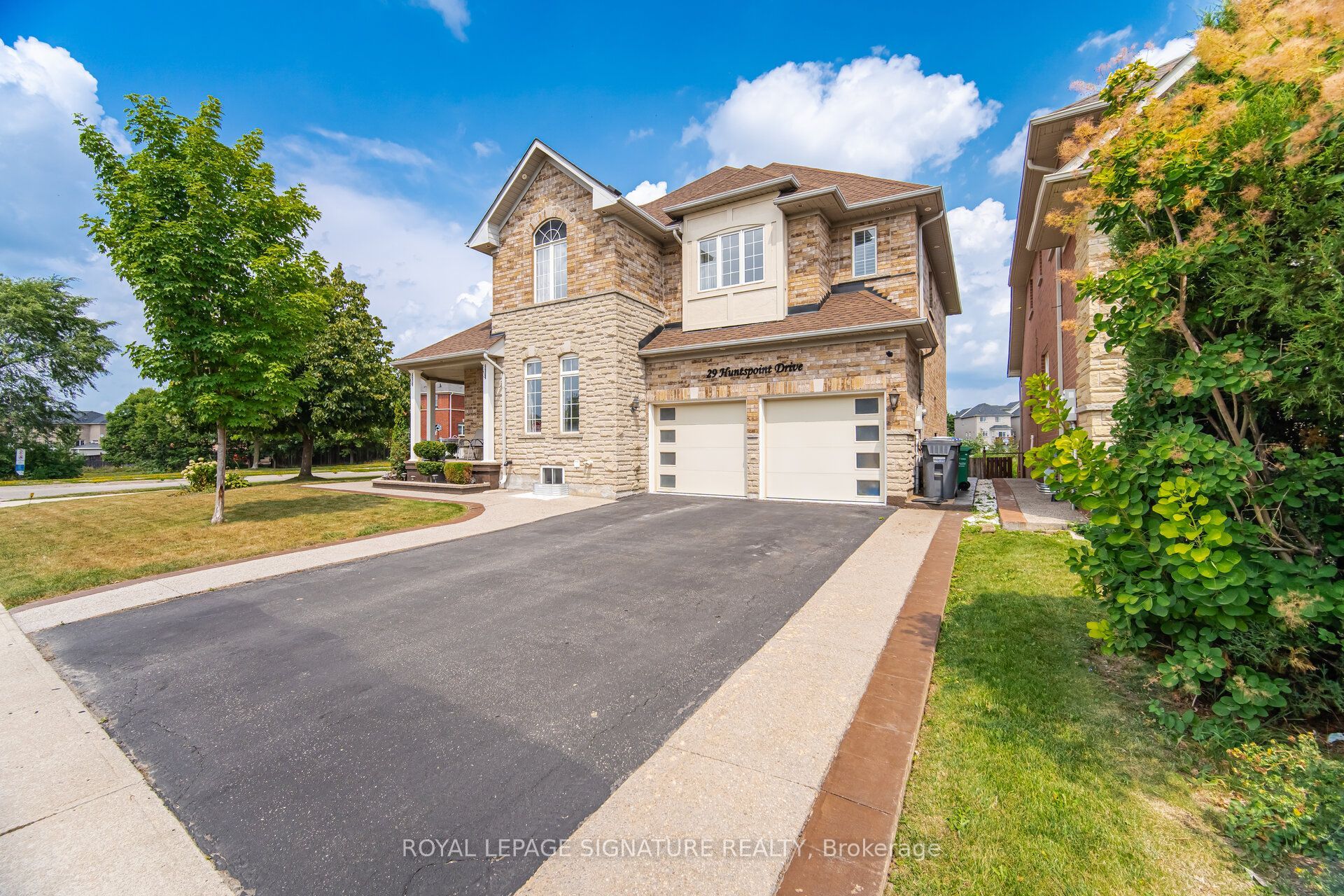 29 Huntspoint Drive 1