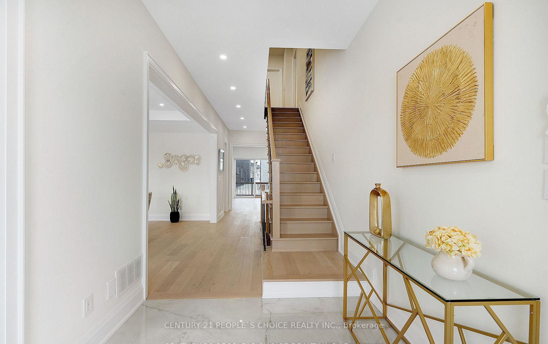 8915 Heritage Road Upper