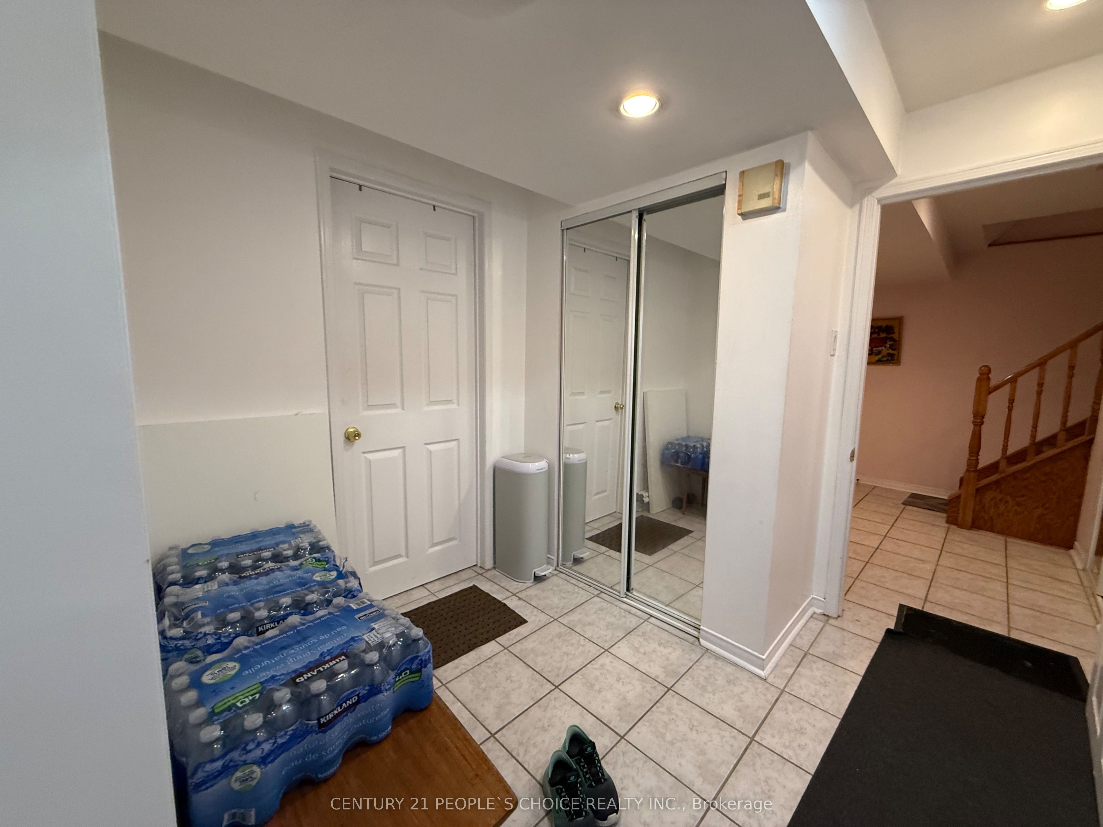5312 Hollypoint (Lower) Avenue