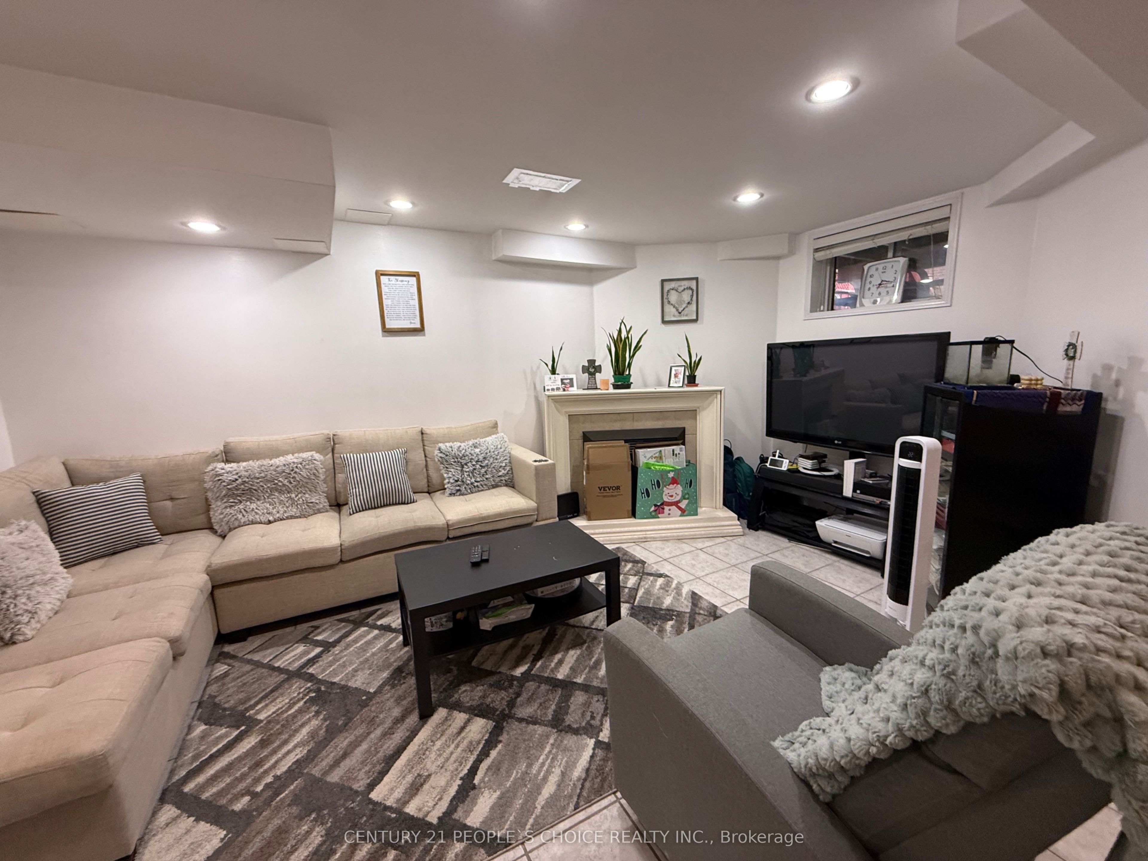 5312 Hollypoint (Lower) Avenue