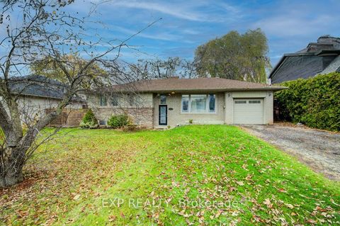 1361 Stanbury Road Oakville ON L6L 2J5