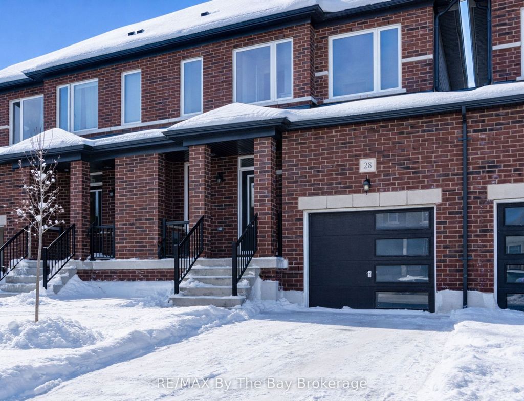 Photo of 28 Autumn Drive, Wasaga Beach, ON L9Z 0K7 (MLS # S12751166)