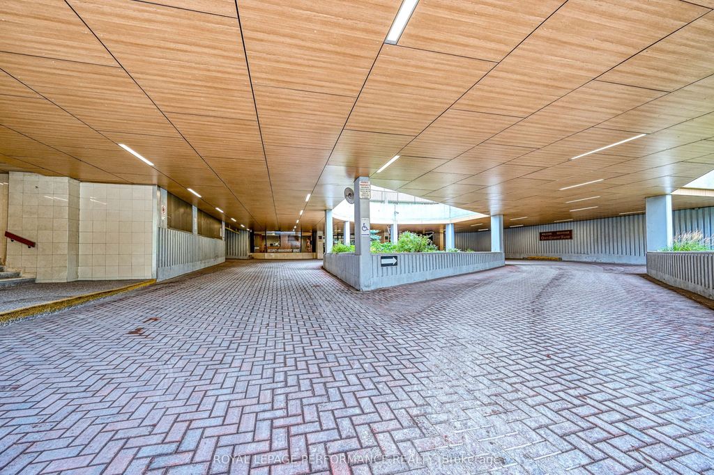 Photo of 500 Laurier Avenue W #2103, Ottawa Centre, ON K1R 5E1 (MLS # X12449911)