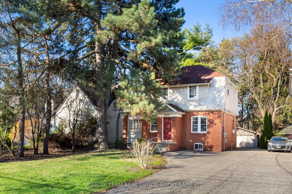 Photo of 1372 Islington Avenue, Toronto, ON M9A 3K6 (MLS # W12393718)