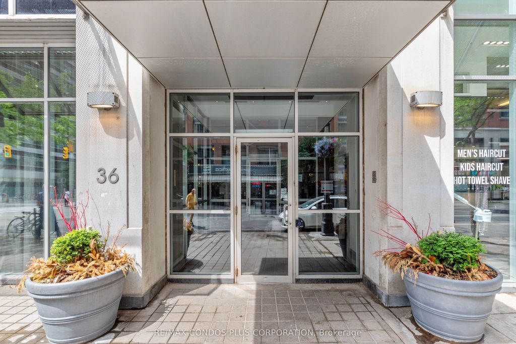 Photo of 36 Blue Jays Way #930, Toronto, ON M5V 3T3 (MLS # C12894036)