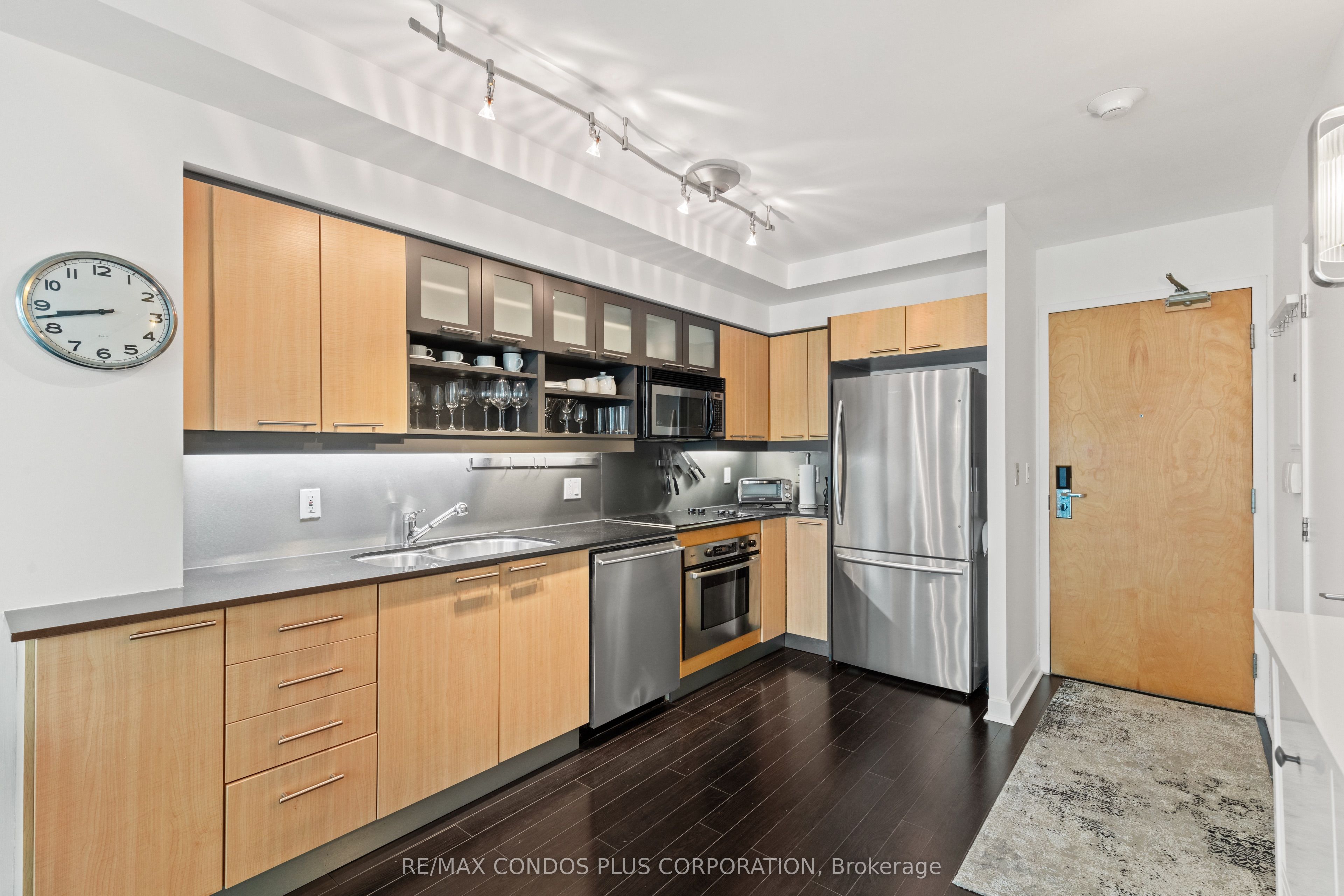 36 Blue Jays Way 930