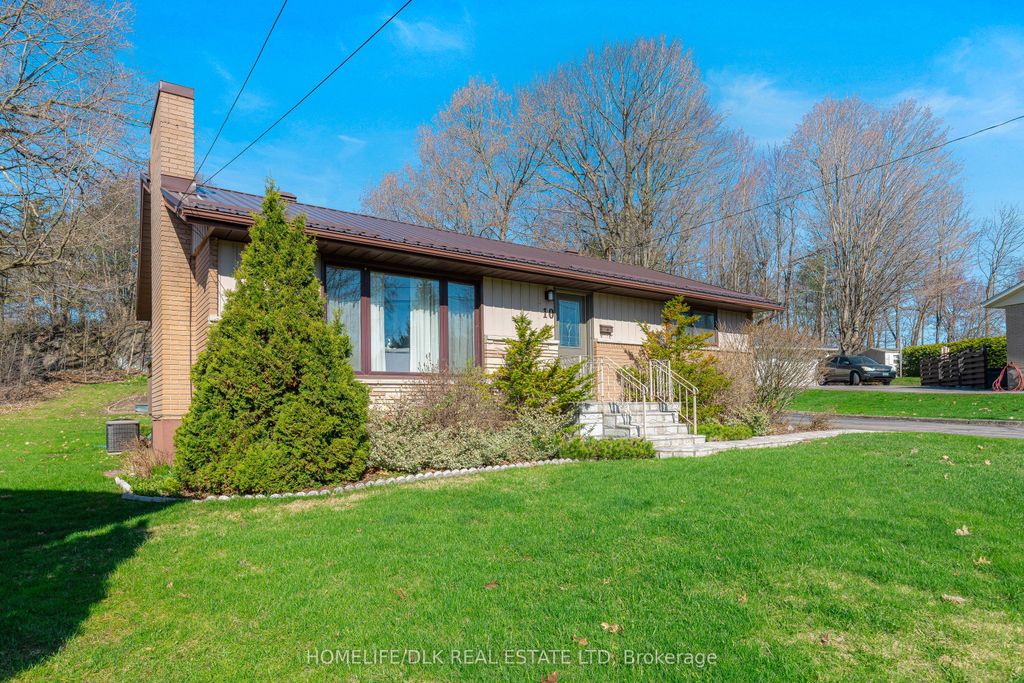 Photo of 10 Oak Crescent, Brockville, ON K6V 5R6 (MLS # X13045264)