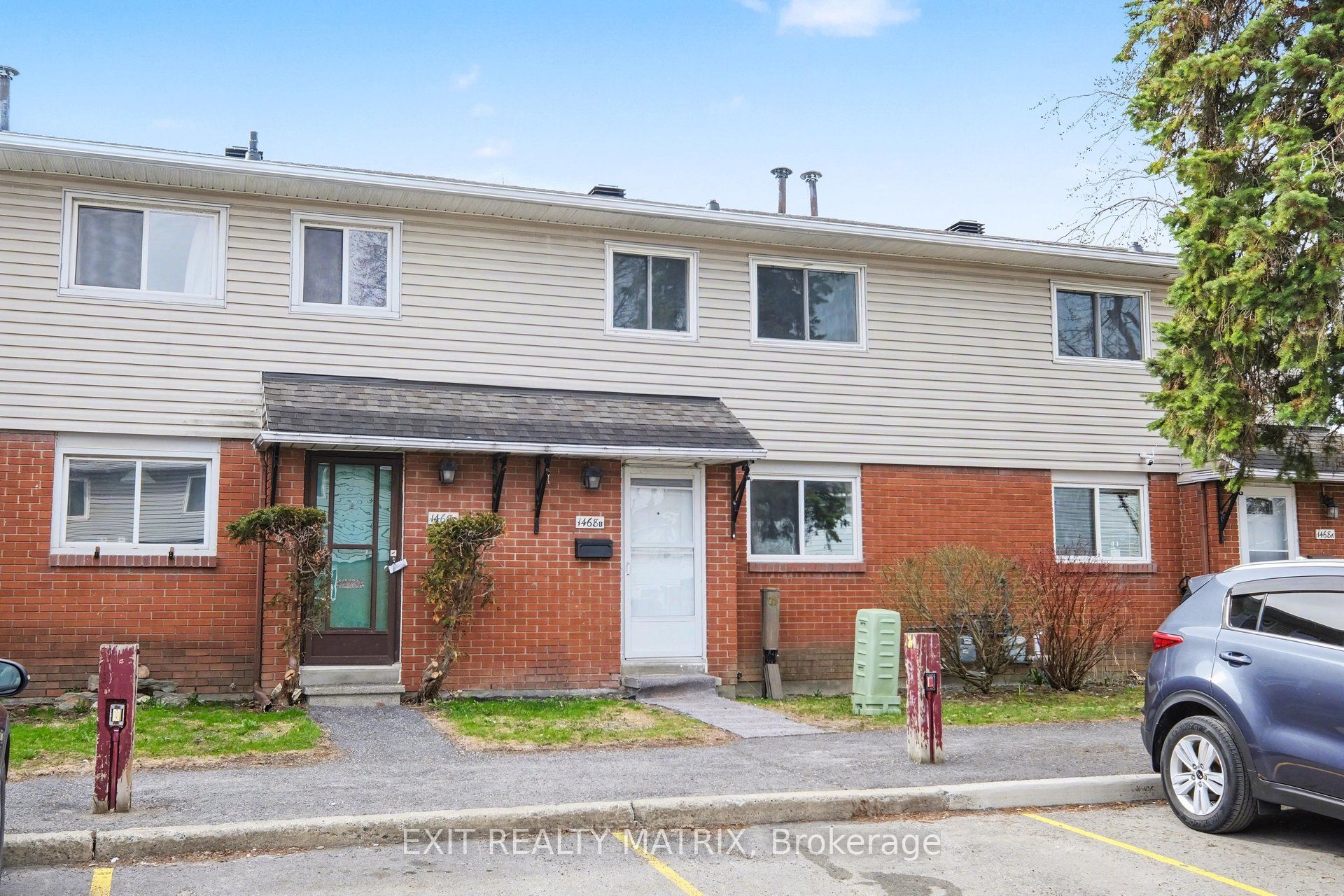 Photo 1 of 32 — 1468 Heatherington Road B, Hunt Club - South Keys and Area, ON K1V 6S1