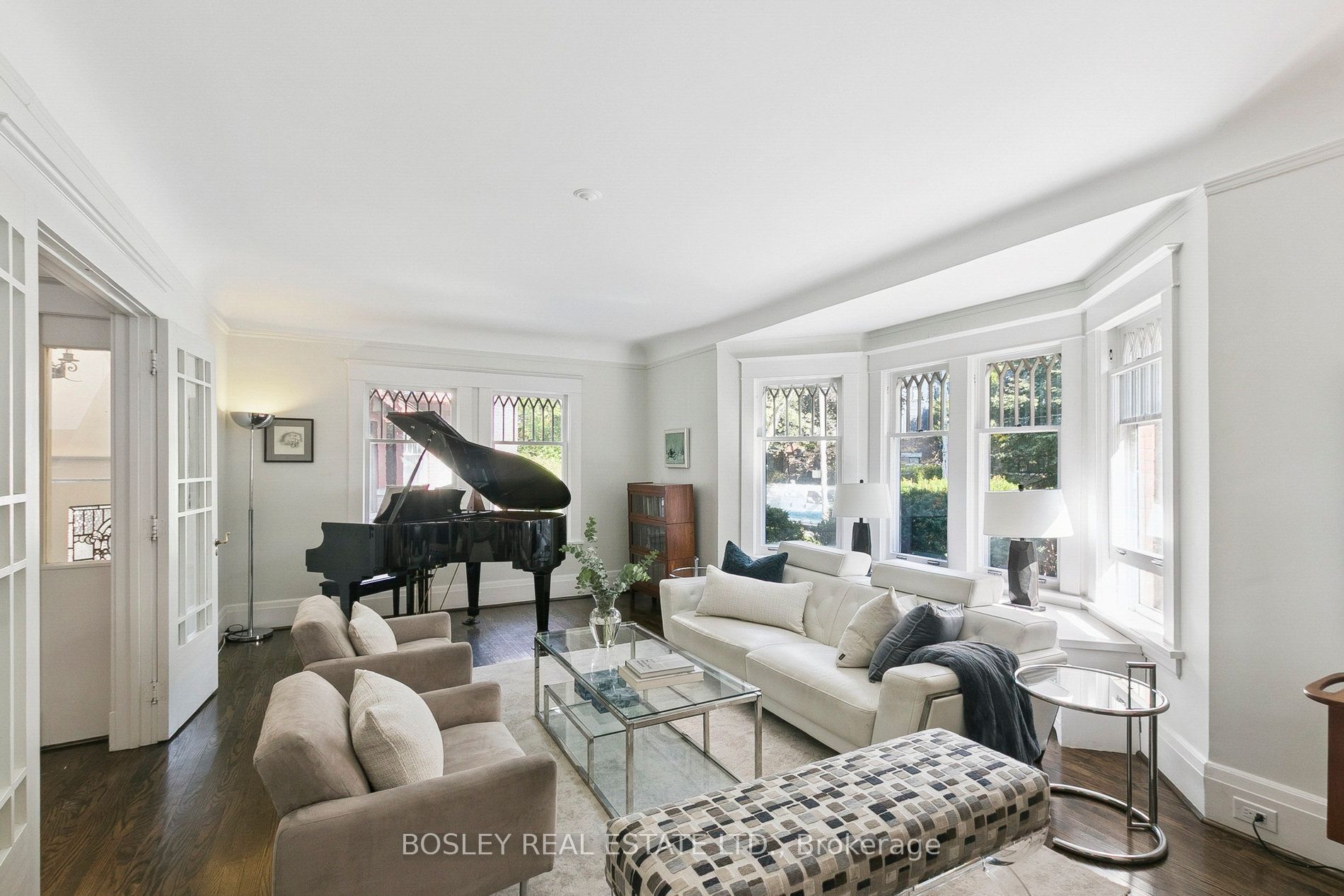 52 Rowanwood Avenue