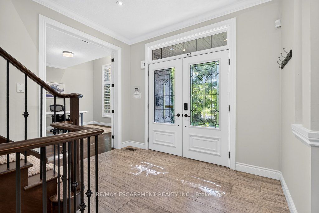225 Lakeside Avenue