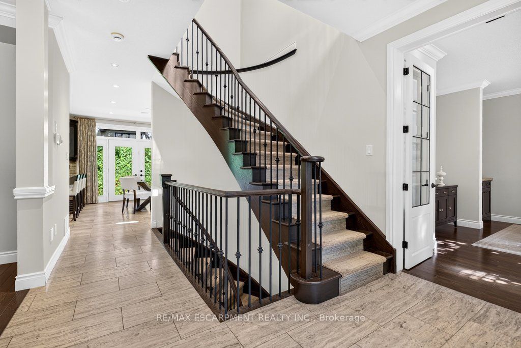 225 Lakeside Avenue